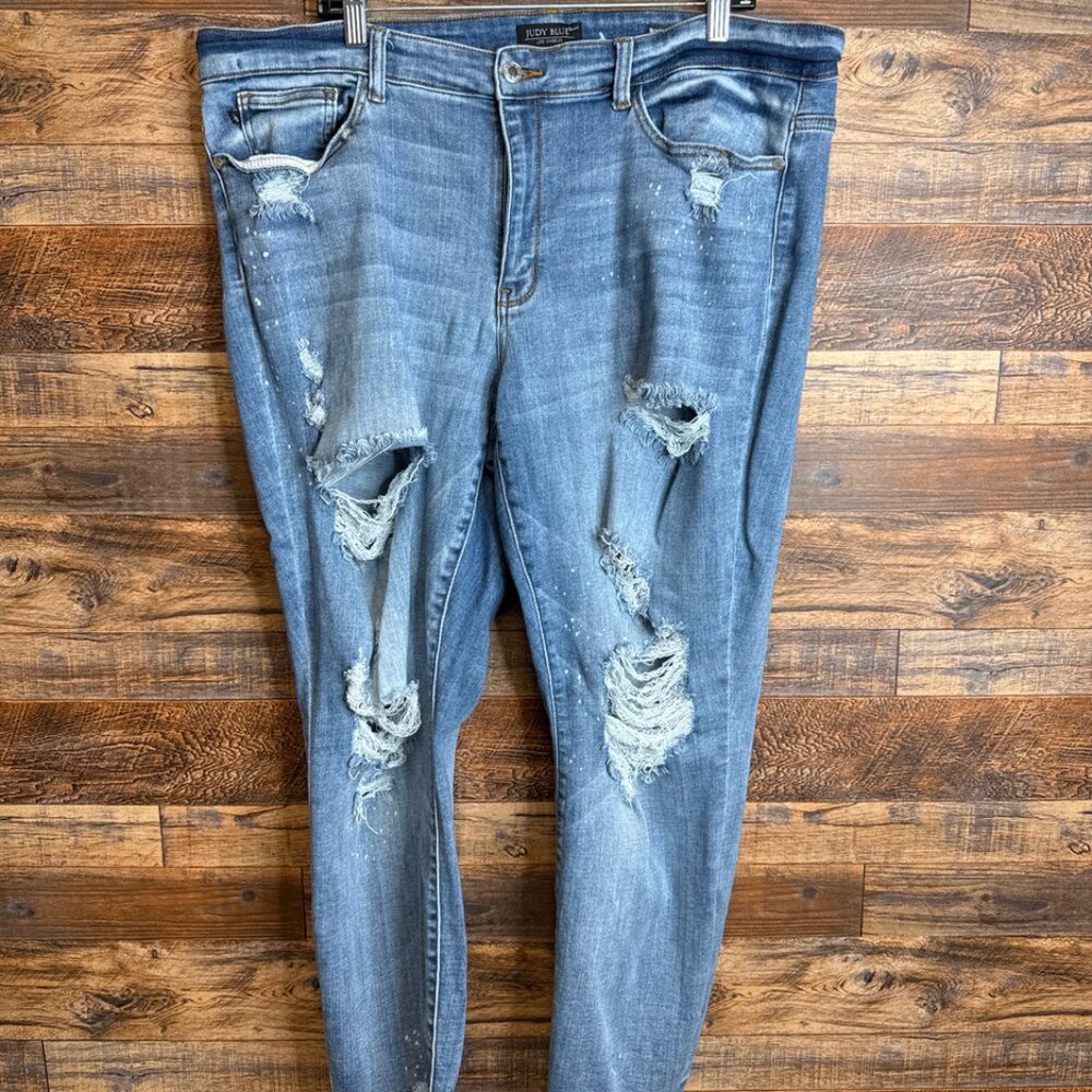Judy Blue Beach Splash Distressed Boyfriend Jeans 20W - Worn 1X